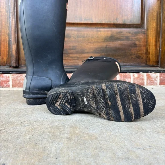 Hunter Black Rain Boots - Picture 3 of 4